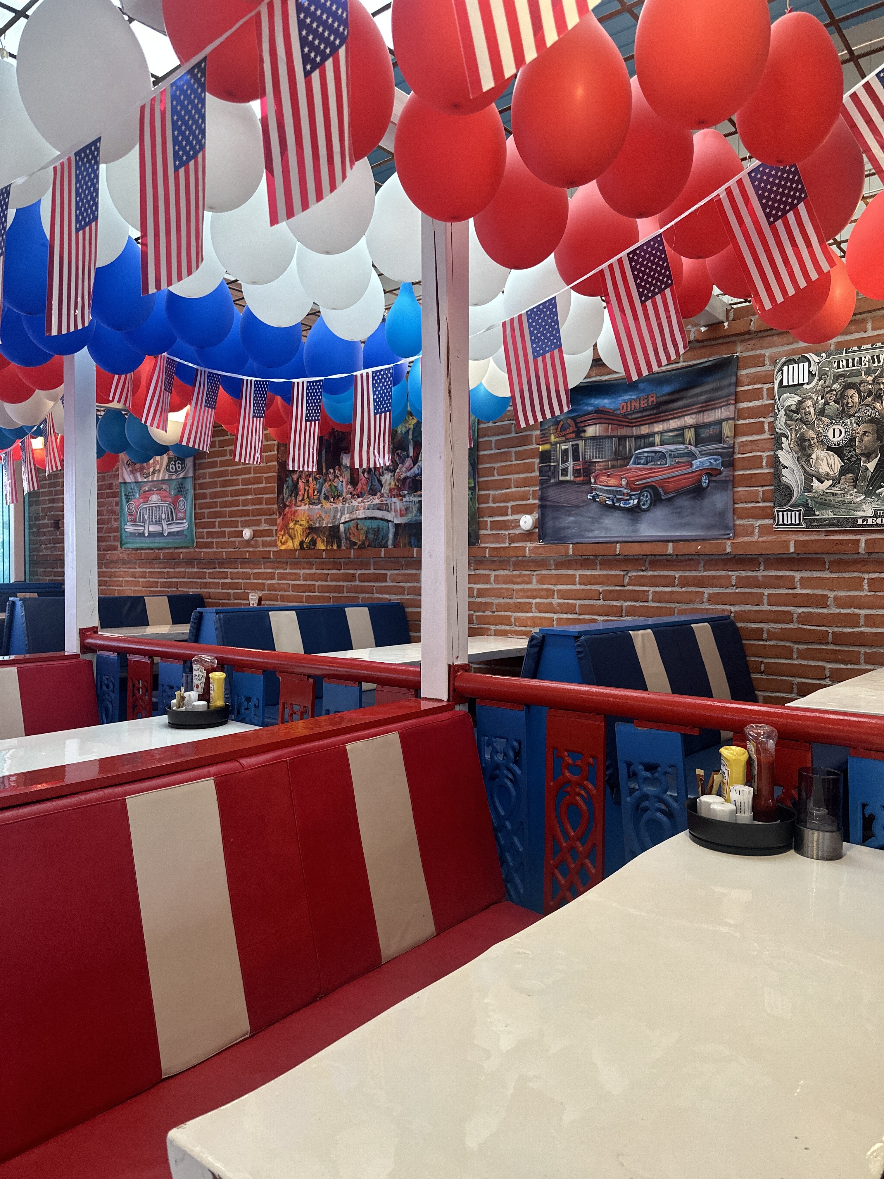 Amazon | The American Diner | Witzel, Michael | Food & Lodging